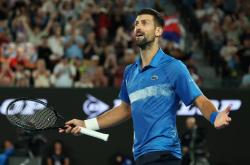 德约科维奇在皇家马德里比赛中大比分获胜，反败为胜引发热议！